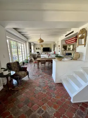 Coin salon dans l'établissement La Providence Elegant 5 bedroom stone house with private pool