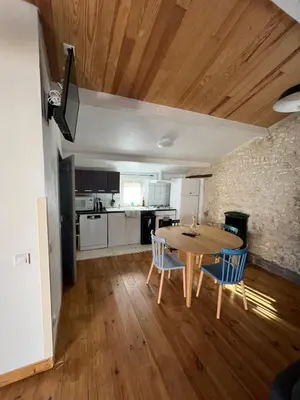 Cuisine ou kitchenette dans l'établissement Maison en pierres, calme et authenticité vendéenne
