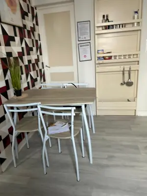 Cuisine ou kitchenette dans l'établissement Chez Elie