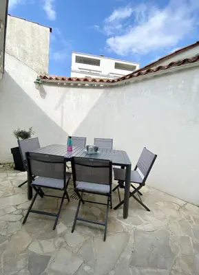 Terrasse ou espace extérieur de l'établissement Maison rénovée 2022, Patio et garage Centre LR !