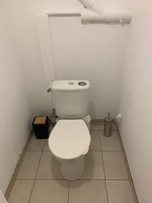 Salle de bains dans l'établissement T2 Voltaire