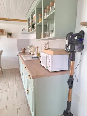 Cuisine ou kitchenette dans l'établissement Gîte Florène à la campagne