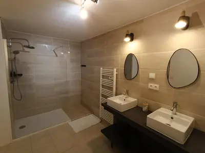 Salle de bains dans l'établissement Gîte ô scope