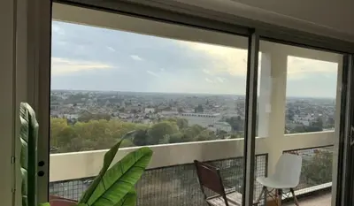 Balcon ou terrasse dans l'établissement Chambre dans un grand appartement refait - Belle vue