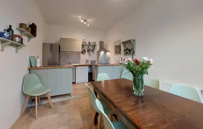 Cuisine ou kitchenette dans l'établissement Stunning Home In Chadurie