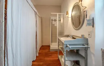 Plan de l'établissement Stunning Home In Chadurie