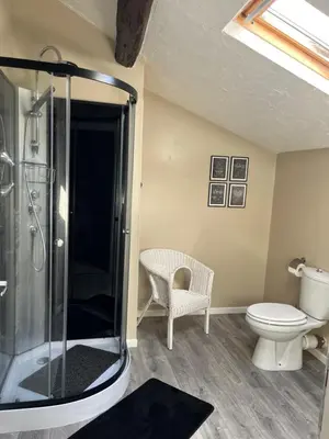 Salle de bains dans l'établissement le gite du vieux puits