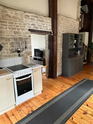 Cuisine ou kitchenette dans l'établissement le gite du vieux puits