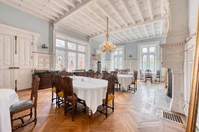 Restaurant ou autre lieu de restauration dans l'établissement Château Optical Center