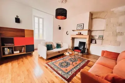 Coin salon dans l'établissement Bel appartement au coeur de La Rochelle