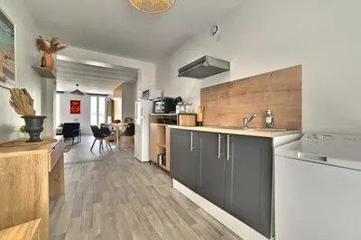 Cuisine ou kitchenette dans l'établissement Ave César - Appartement Gallo-Romain en Hypercentre, Fibre, Tv 4K