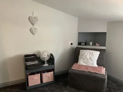 Un ou plusieurs lits dans un hébergement de l'établissement Chabanais town centre Apartment Rose