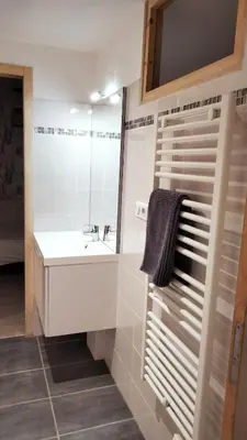 Salle de bains dans l'établissement Gîte 3 étoiles aux portes du Marais Poitevin