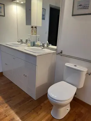 Salle de bains dans l'établissement Le clos des vignes