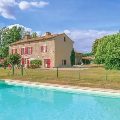 Stunning Home In St Maixent De Beugné
