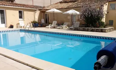 Piscine de l'établissement Maison Du Ruisseau ou située à proximité