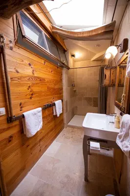 Salle de bains dans l'établissement Domaine De Chantemerle B'nB