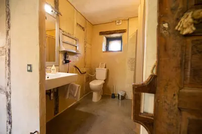 Salle de bains dans l'établissement Domaine De Chantemerle B'nB