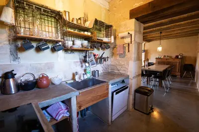 Cuisine ou kitchenette dans l'établissement Domaine De Chantemerle B'nB