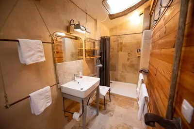 Salle de bains dans l'établissement Domaine De Chantemerle B'nB