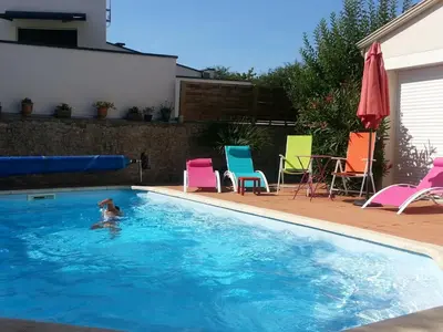 Piscine de l'établissement B&B La Difference ou située à proximité