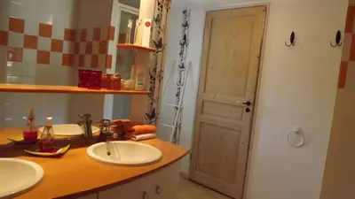 Salle de bains dans l'établissement Logis De La Mélissière