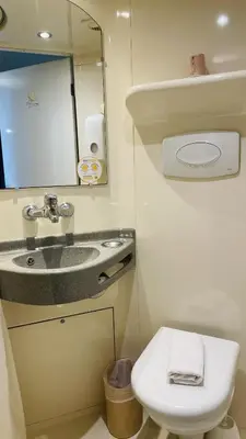 Salle de bains dans l'établissement Premiere Classe Niort Est - Chauray