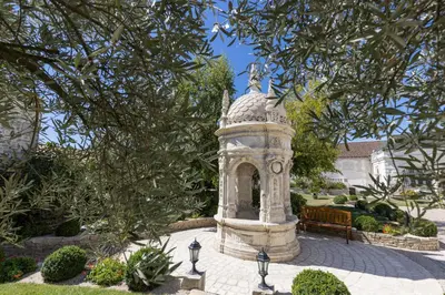 Jardin de l'établissement Château Pellisson