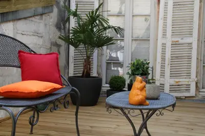 Coin salon dans l'établissement Une Chambre en Ville