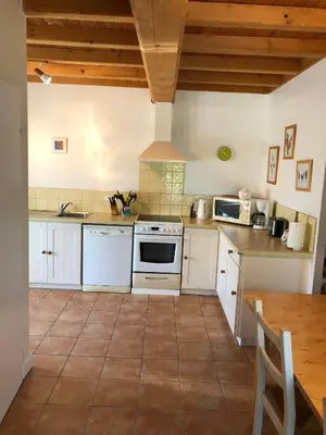 Cuisine ou kitchenette dans l'établissement Gites de Cognac