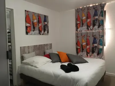Un ou plusieurs lits dans un hébergement de l'établissement petite pause rochelaise
