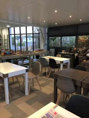 Restaurant ou autre lieu de restauration dans l'établissement petite pause rochelaise