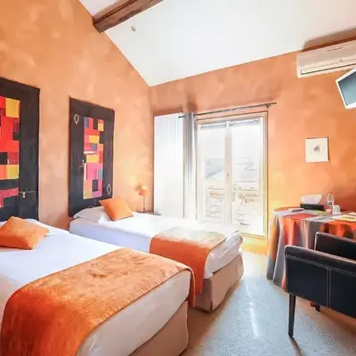 Logis hotels Les Glycines