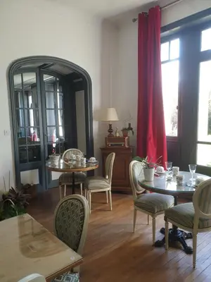 Coin salon dans l'établissement Château de Champblanc