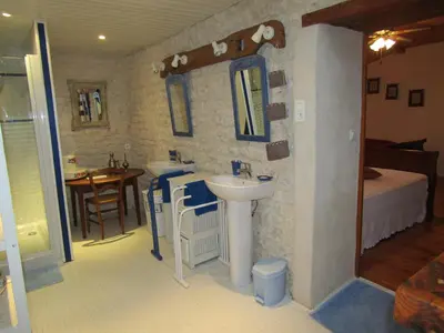 Salle de bains dans l'établissement La Piaule