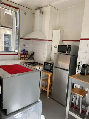 Cuisine ou kitchenette dans l'établissement 1bispoitiers