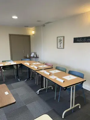 Espace de conférence ou salle de réunion dans l'établissement Campanile NATURE - Poitiers Sud Aeroport