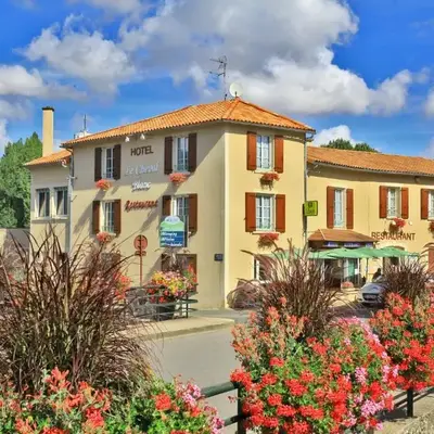 Logis Hôtel & Restaurant Le Cheval Blanc et Clovis
