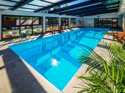 Piscine de l'établissement Garrigae Manoir de Beauvoir Poitiers Sud - Hotel & Spa ou située à proximité