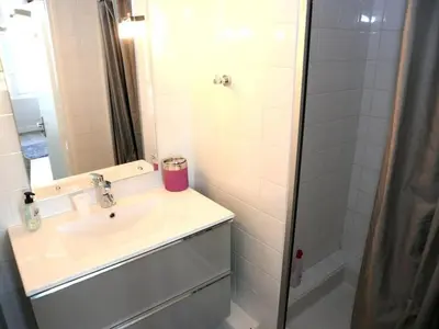 Salle de bains dans l'établissement Face au Jardin
