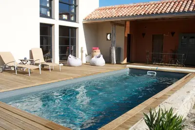 Piscine de l'établissement les epis du vent ou située à proximité
