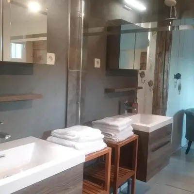 Salle de bains dans l'établissement B&B Le verger