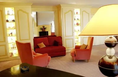 Coin salon dans l'établissement Hôtel L'Yeuse - Teritoria