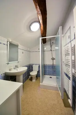 Salle de bains dans l'établissement Gites dans les Champs