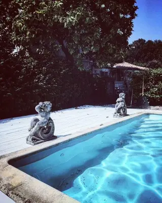 Piscine de l'établissement Montaurand ou située à proximité