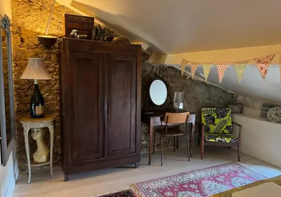 Coin salon dans l'établissement Gites Limousin - La Vienne