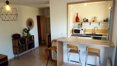 Cuisine ou kitchenette dans l'établissement Votre Escale - Le petit Montmartre