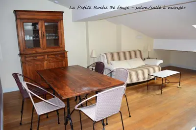 Coin salon dans l'établissement Petite Roche centre historique La Rochelle