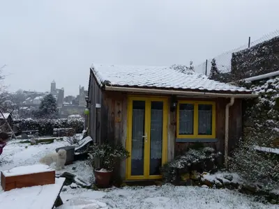 L'établissement La Maison Rouge en hiver