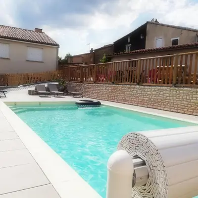 Piscine de l'établissement Les gîtes du Thouet ou située à proximité